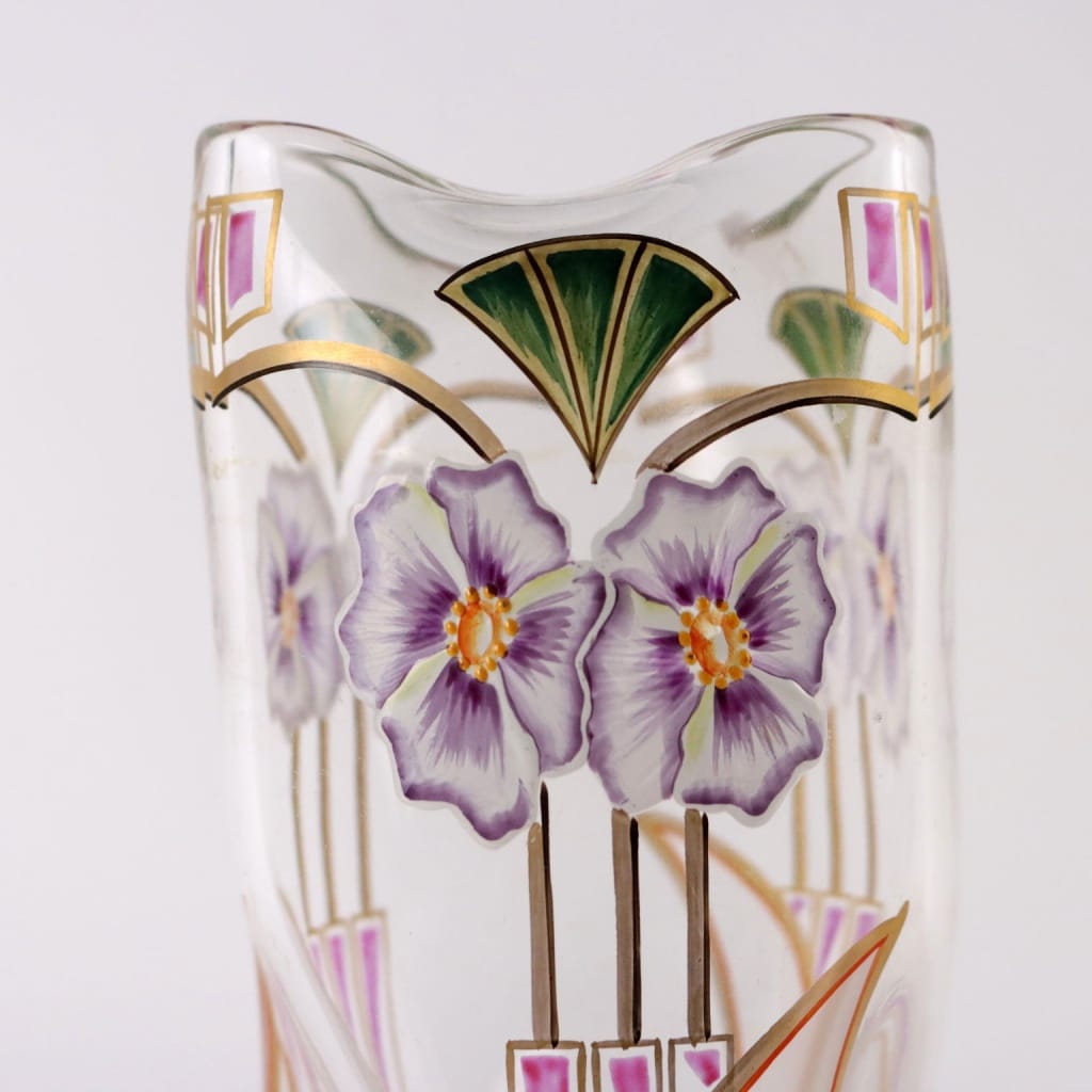 Pair of Art Nouveau vases, detail.