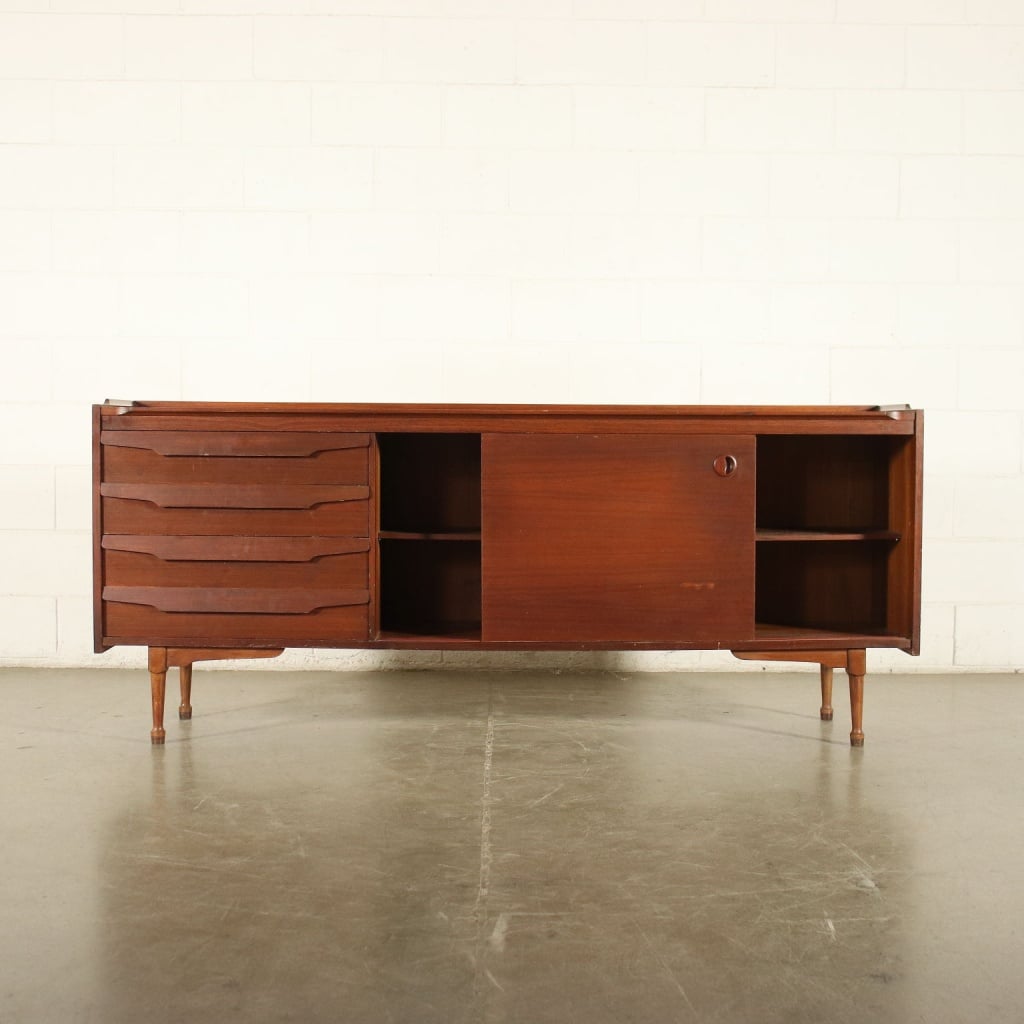 Sideboard anni '60, particolare aperture.